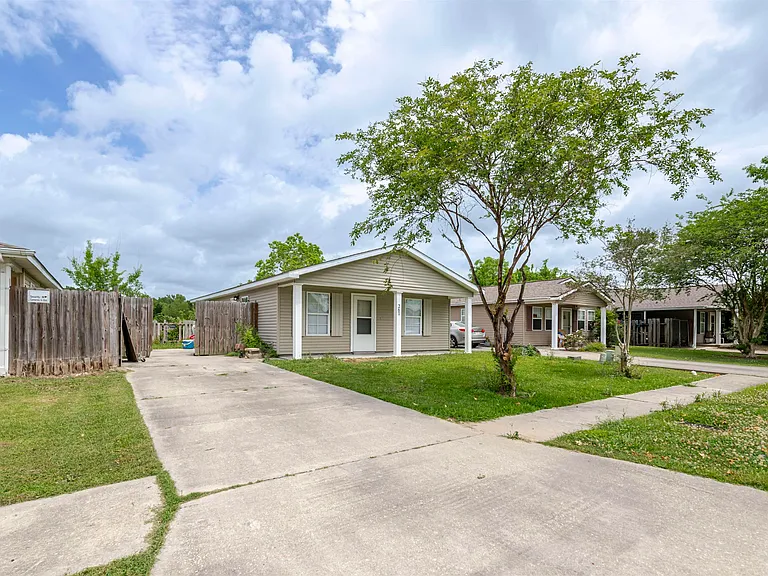 261 Bon Jovi Blvd — Photo 14