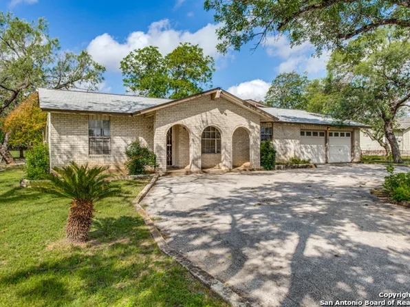 6702 THUNDERBIRD DR, San Antonio, TX 78240