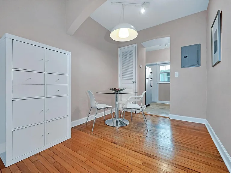 1561 Lenox Ave #2 — Photo 4