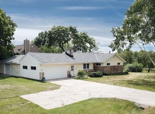317 E Circle Rd, Mequon, WI 53092