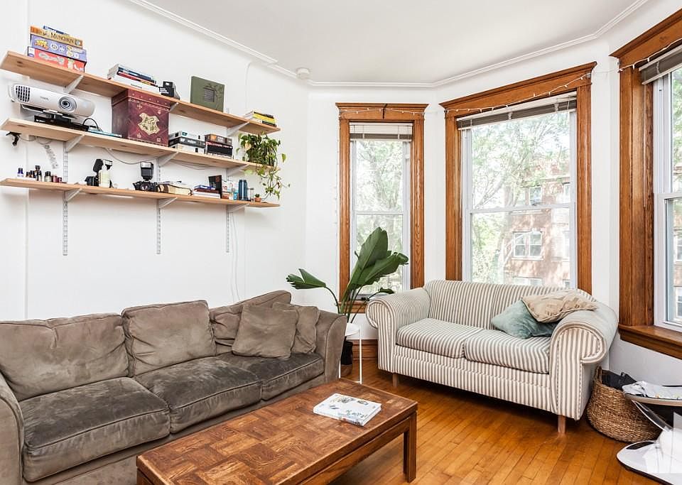 1st image of 1933 W Berteau Ave #2