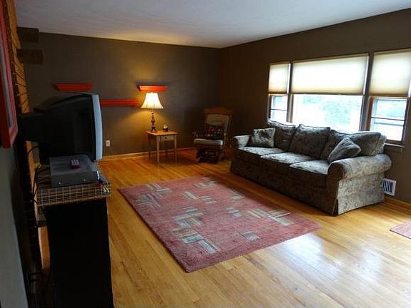 5th image of 3429 Stratford Dr