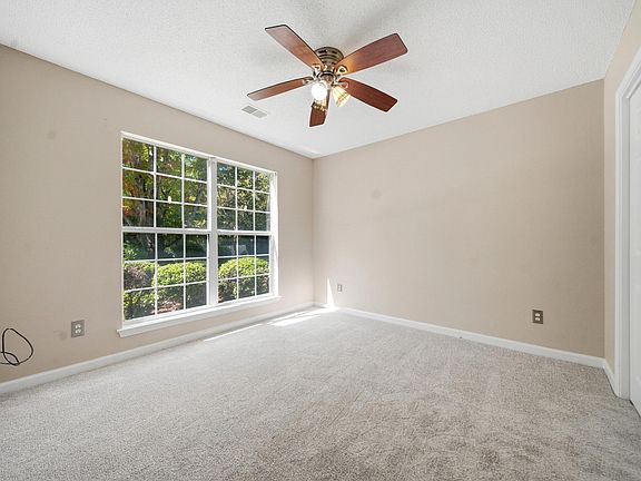 3rd image of 415 English Ivy Ln