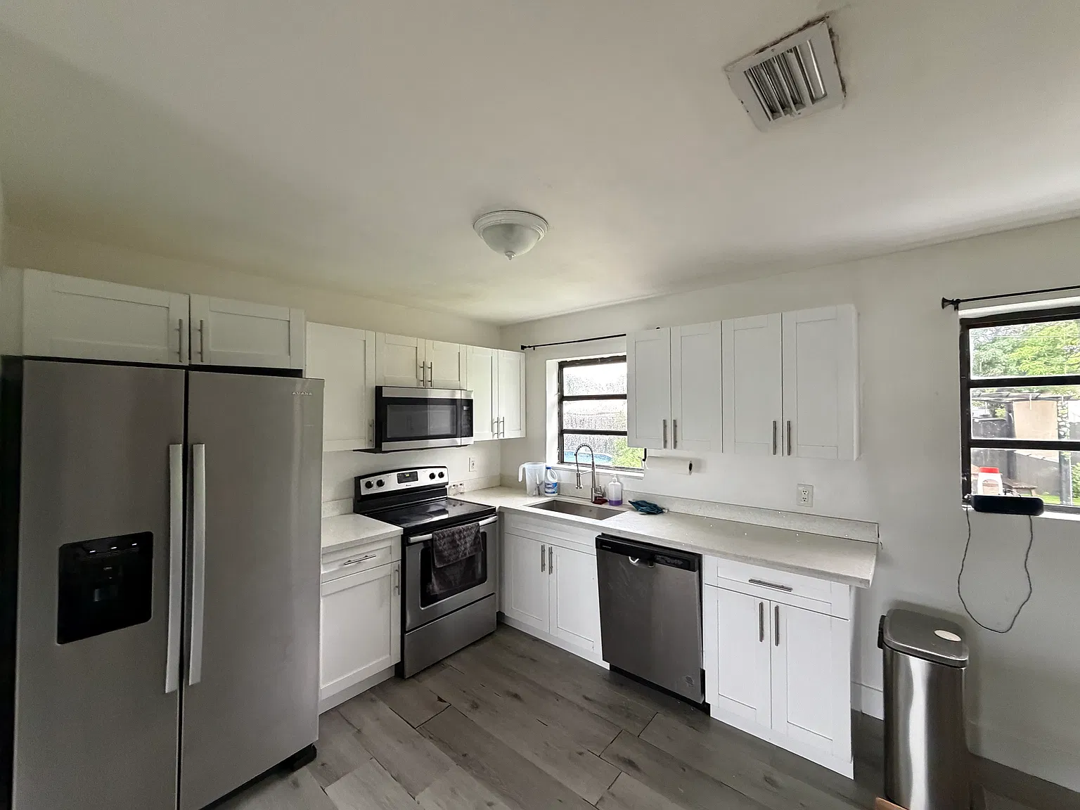 4 bed, 1276 sqft, $3,500 — Photo 4