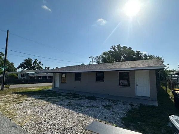 2 bed, $850 — Photo 1