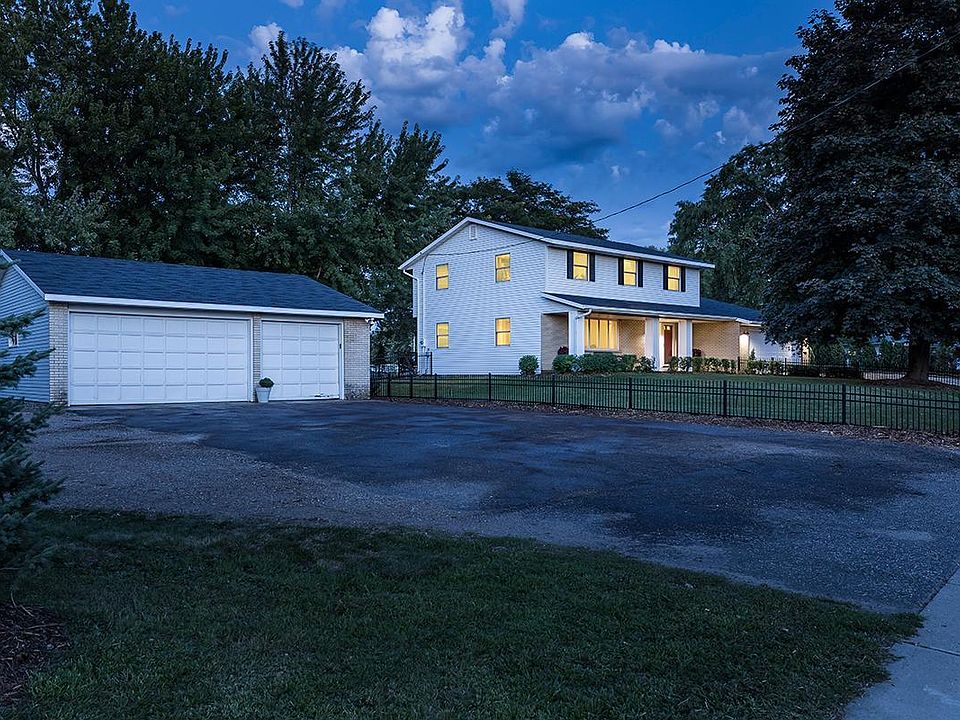 1st image of 8343 Victoria Dr