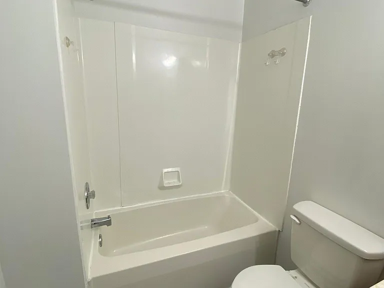 17 S Pitt St #3 — Photo 8