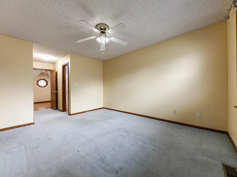 1432 Brighton Cir — Photo 22