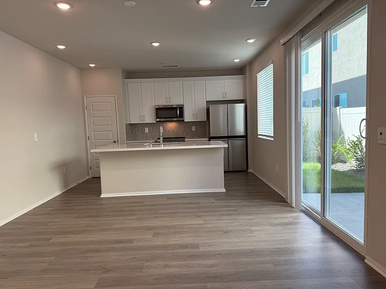 1132 Tropic Ct — Photo 2