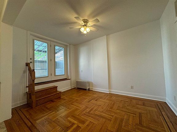 3rd image of 445 Monmouth St Floor 2