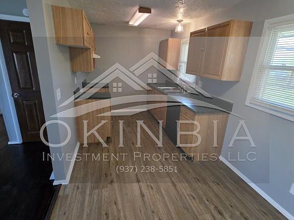 5th image of 4915 Rockland Dr
