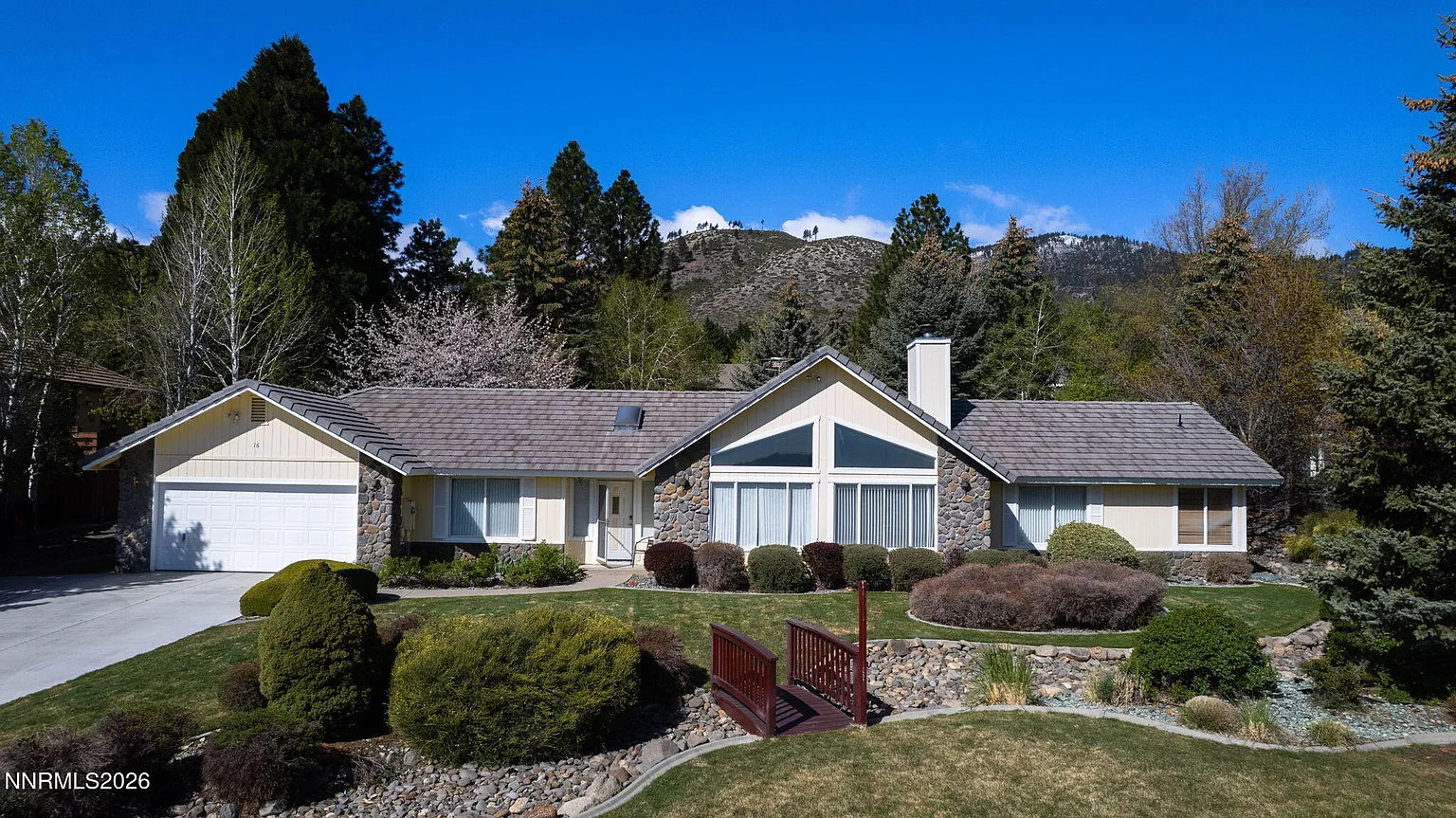 16 Woodstock Cir photo 1