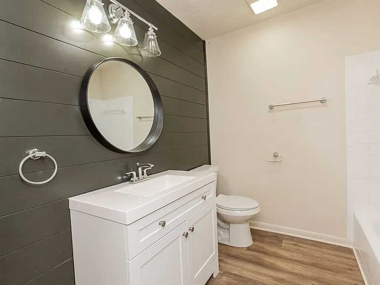 Kate's View Apartments | Updated North Chattanooga Apartments with Scenic Views — Photo 12