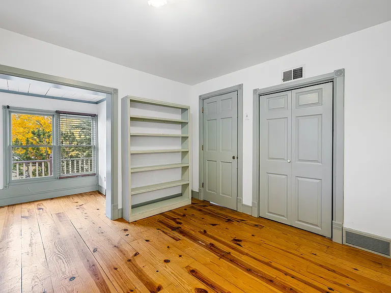 208 S High St — Photo 18