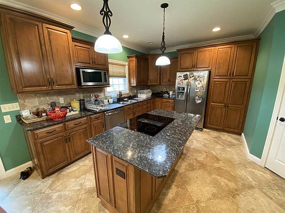5th image of 3139 Pomona Dr