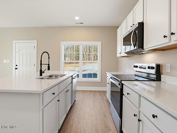 5th image of 131 Dauphine Street