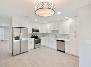 9128 Roan Ln, West Palm Beach, FL 33403