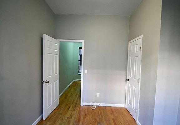 5th image of 620 E 11th St APT 1