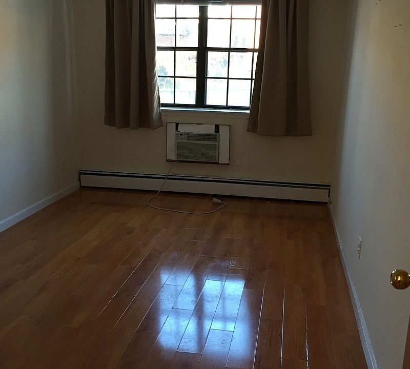 1st image of 24037 69th Ave #1