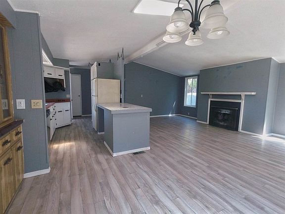 5th image of 8009 E Broadview Dr