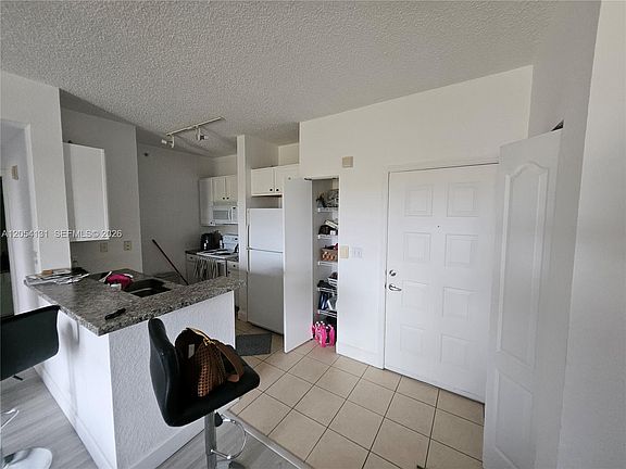 4th image of 6001 SW 70th St APT 655