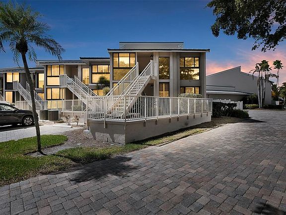 2nd image of 5655 Gulf Of Mexico Dr Unit D107