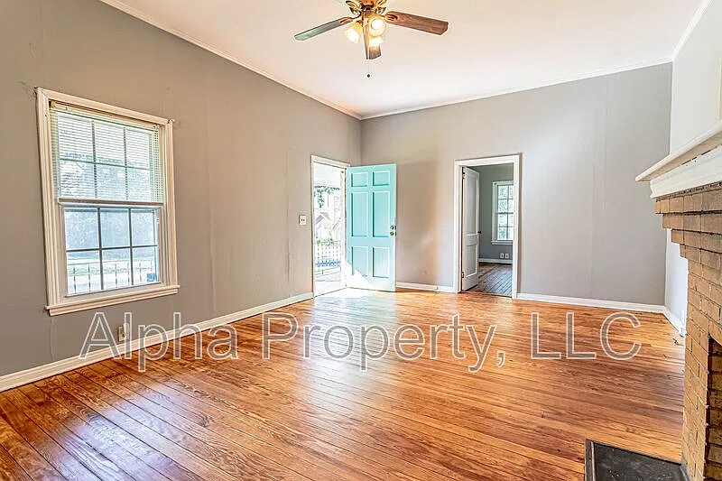 2 bed, 1.0 bath, 1260 sqft, $1,495 — Photo 4