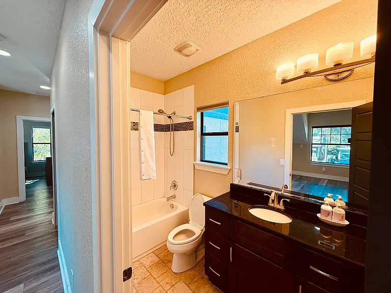 Upstairs 2nd Bath