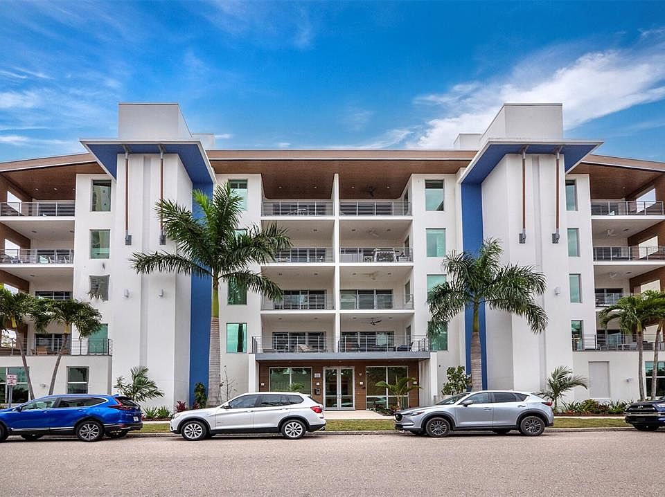 1st image of 711 S PALM AVENUE #501
