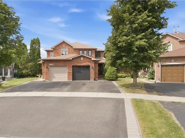 3881 Ponderosa Ln, Mississauga, ON L5N 6W4