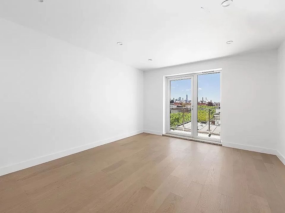 1st image of 975 Manhattan Ave #5B