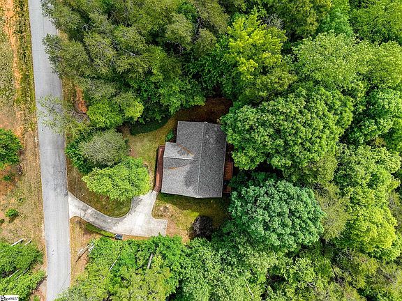 4th image of 21 W Ridge Dr