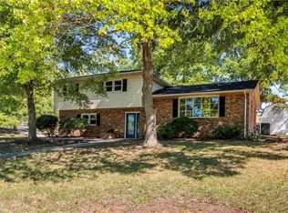 1602 Broadway Dr, Graham, NC 27253