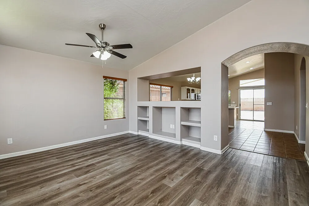 3 bed, 2.0 bath, 1409 sqft, $2,380 — Photo 4