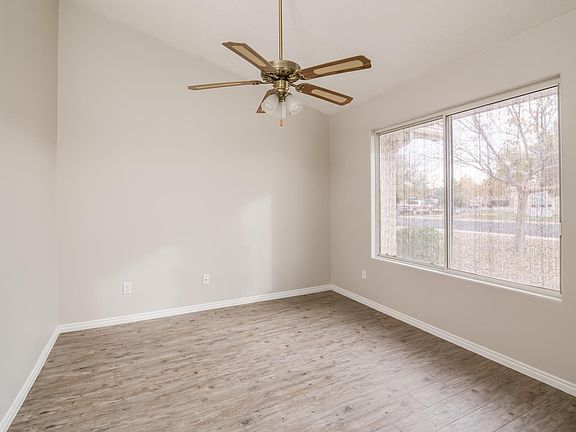 3rd image of 1565 Hilltop Dr