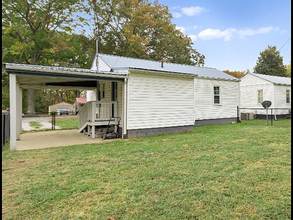 Back view of house and patio