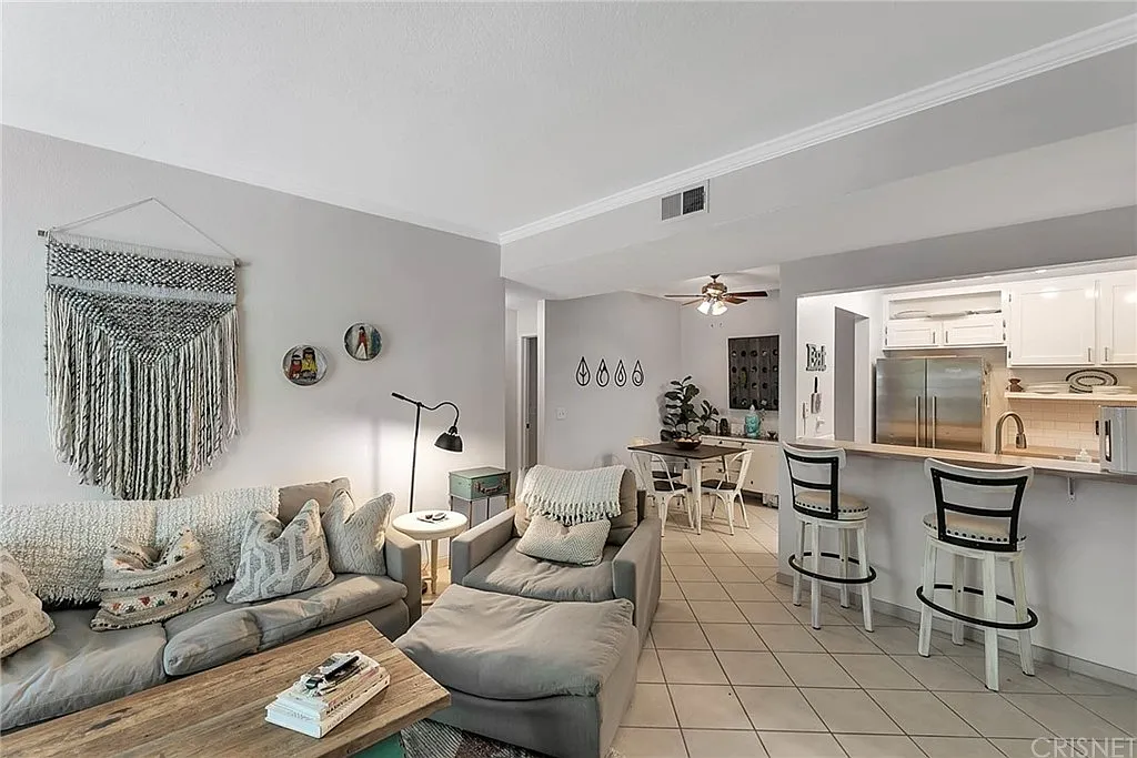 Building Photo - 24105 Del Monte Dr #445