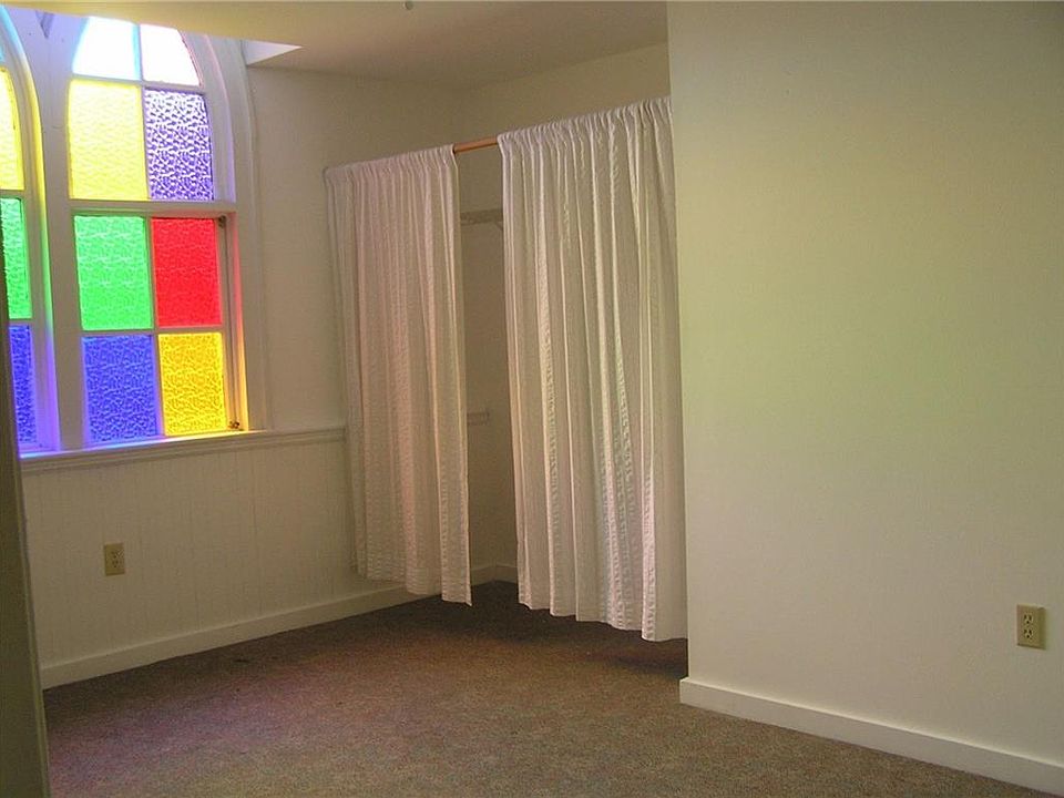 2nd image of 601 Broadway St #A