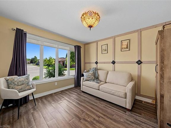 5th image of 3913 Primrose Ln