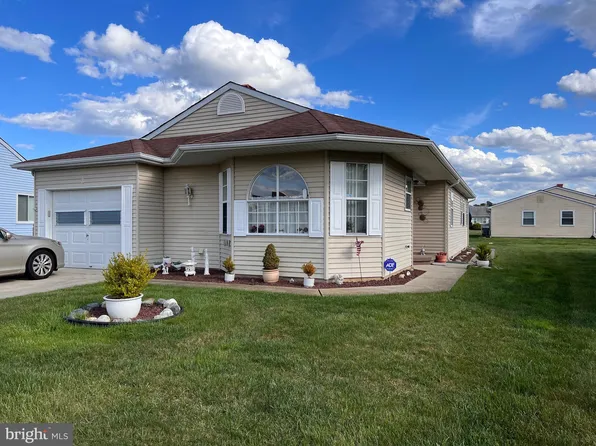 3 Thronbury Ct, Toms River, NJ 08757