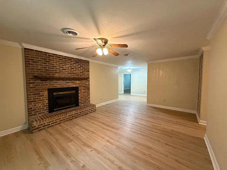 556 County Road 1460 — Photo 3