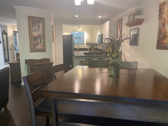 637 Riverside Dr E — Photo 14