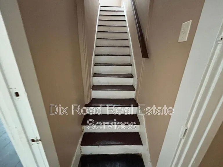 123 N Miami St — Photo 14