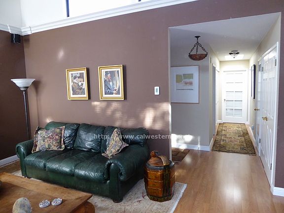4th image of 928 Wright Ave APT 206