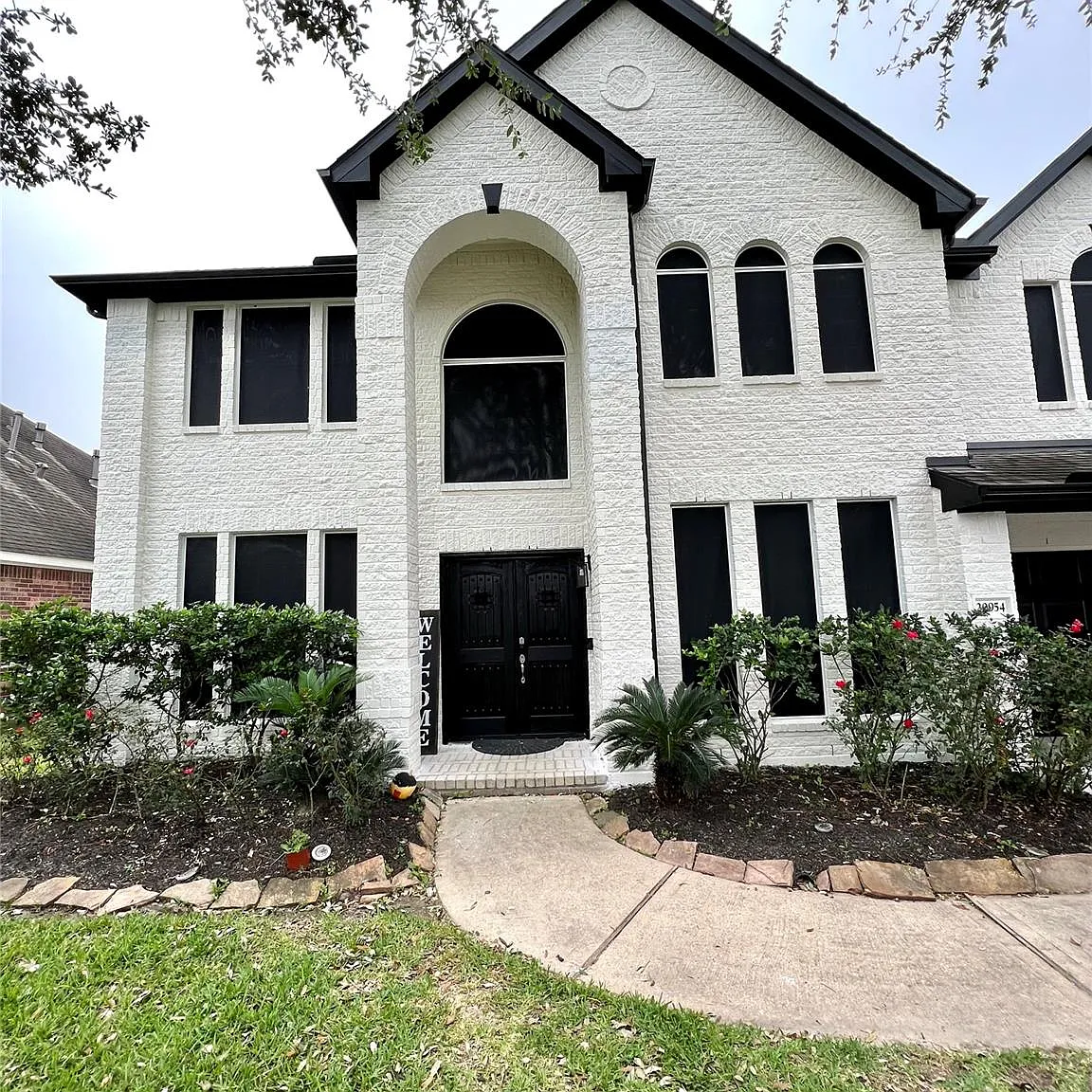 5 bed, 3.5 bath, 3436 sqft, $3,200 — Photo 1