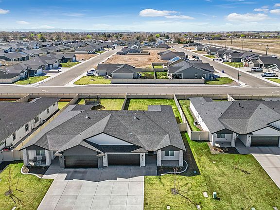 3rd image of 865 Shadowleaf Ave