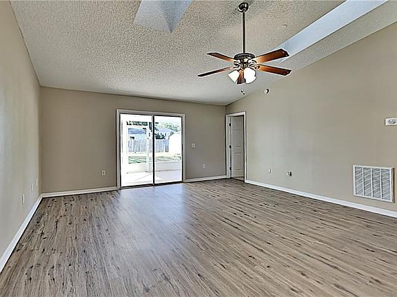 2nd image of 3016 Etta Cir