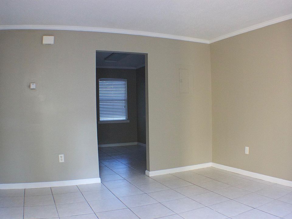 1st image of 513 Circle Dr APT E2