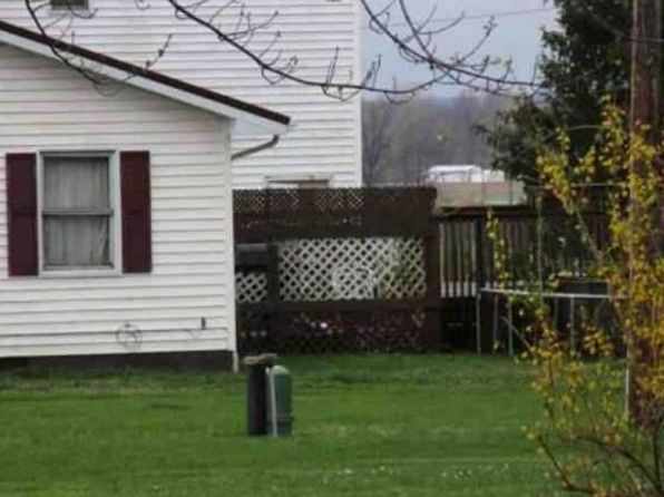 208 S 3rd St, Allendale, IL 62410