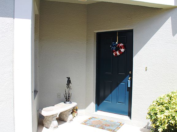 2nd image of 19132 Weymouth Dr